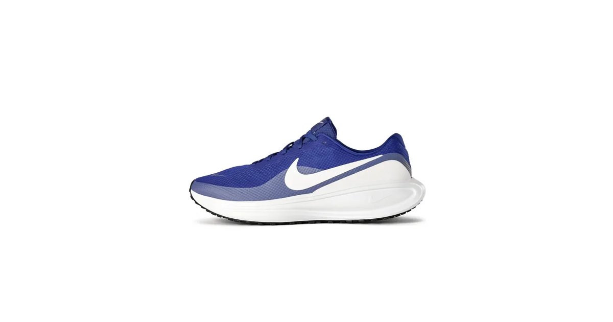 NIKE Men's Revolution 8Sneaker